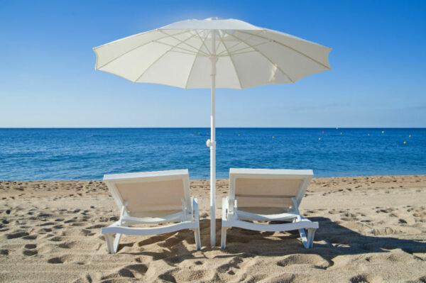 hamacas-sombrillas-calella-playa-pack